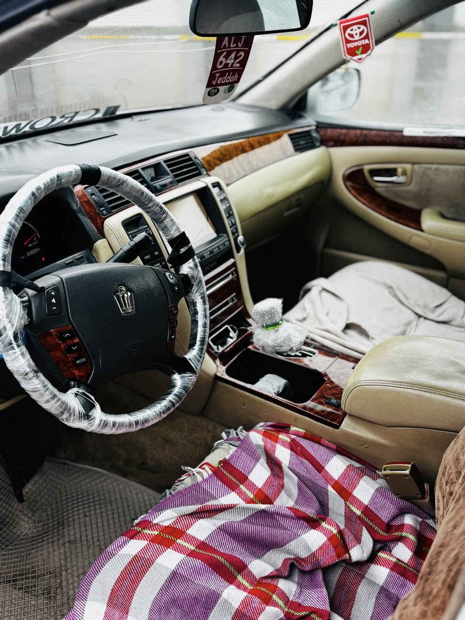 سەرەتا بەناوی خوای گەورە
شاهیینە براوە براوە 
٢٠٠٥ 
ناوزەرد 
٢ دووگمە
١٨٢  
پیشی کراوە بە سپۆرت 
سەقف شوشە
کامیرا 
بەشەرتی گێڕ و مەکینە و ئەکسل 
شوین سلیمانی 
*********** 
***********
٤١ گەڵا قفڵی بۆ معامەلە تەلەفوون مەکە 
گۆرینەوە ناکەم بەس فرۆشتن
