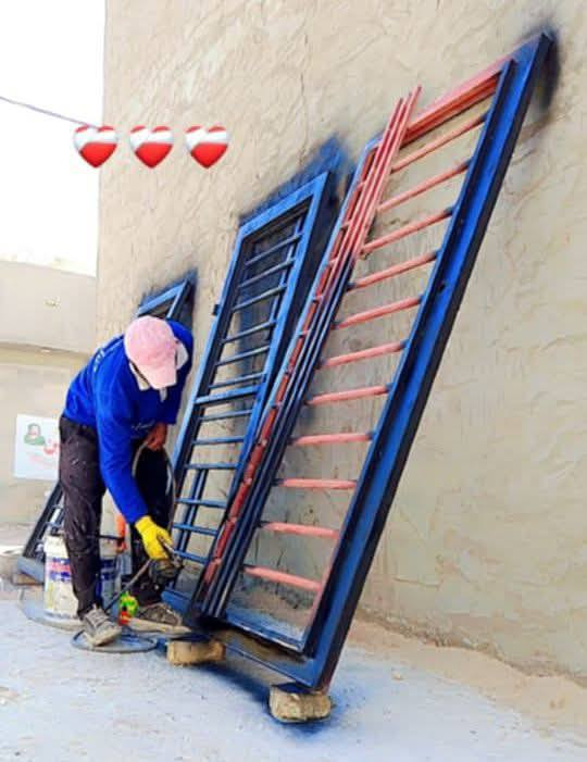 صبغ وترميم ومعالجته الرطوبه جدران صبغ شبابيك وجهيات وجدران اسعار مناسبه تواصل ***********
