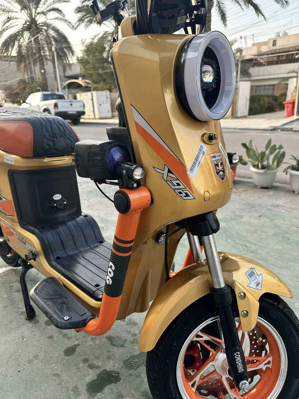 سلام عليكم دراجه X900فول مواصفات 3 سرع وبيه قفل سرعه اذا تريد تقفله قبل 3اشهر اخذته لبني وهسه اريد ابيعه جديده الدراجه بعنه الكلمه لابيه شخط ولا مكلوبه  بعده على وضع الشركه مداخله تصليح ابد ييه 5باتريات كبار مو لصغار يجي بيه سماعات بلوتوث وتحم تلفون وشاحن تلفون وكروس سرعه و2بصمه و2سويج تكدر تشغله عن بعد وتكدر عن طريق التلفون بس تتقرب من يمه تشتغل بوحده السعر475 او بيه مجال *********** 
(اذا اكو مراوس ويه بلي5 اراوس عادي)
