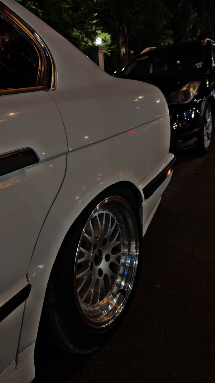 بەناوی خوا bmw 525i فوولی ١٩٩١ فول مواسەفات ٤ جام کارەبا سەیارەکە حیزام سبوخە بۆ جوانی هەتا بڵێی جوانە نرخی ٦٧ وەرەقە قوفلی بێ محامەلە ٢٢ وەرەقە غەرامەی تێدایە دەیگەرێنمەوە أربيل, العراق


**إذا كنت صاحب هذا الإعلان وتريد حذفه لأي سبب، رجاءا أرسل رسالة إلى الدعم الفني**