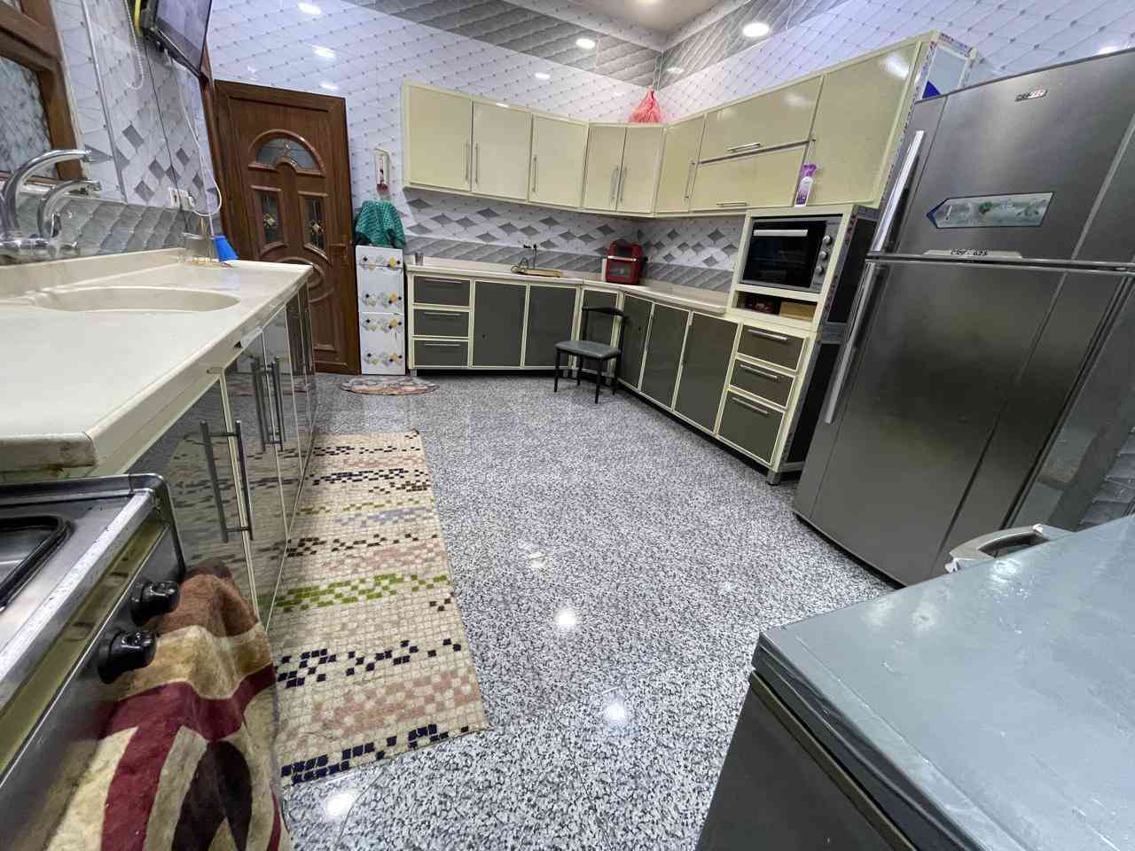 كاونتر مع فرن اوفن  للبيع مستعمل داخل المنيوم وخارج المنيوم وسطح مرمر مع سنك مرمر نظيف جدا  سعر 900 وبي مجال مكان بعقوبة شفتة ‭0772 777 1720‬
