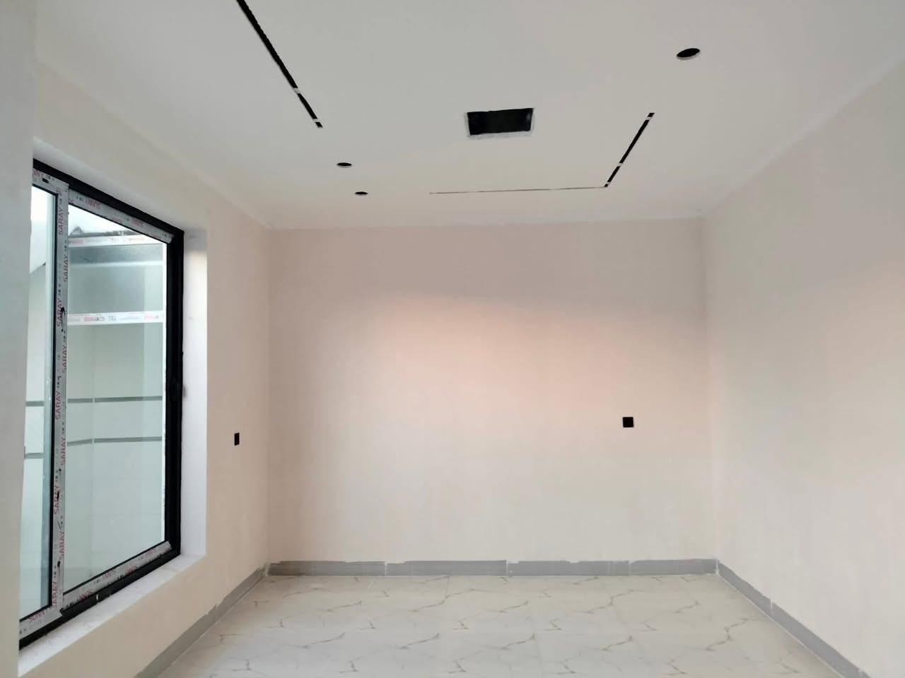 اعلان رقم (1795)📢📢📢
——————-
دار للبيع مساحة 110متر مربع 
فول سيراميك بناء حديث صفر مامسكون
غرفتين نوم مع هول استقبال مطبخ صحيات 
الموقع بنجاعلي
قرب مركز الصحي
فول خدمات 
شارع عريض 
سعر مناسب جدا 
استفسار 
***********
***********
