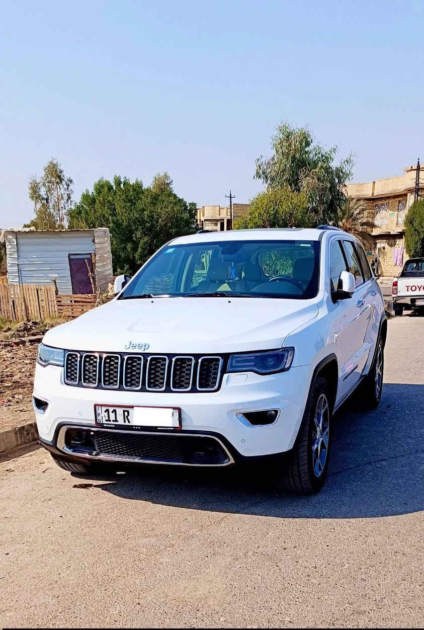 جيــب شيروكي 2021 ليمتد — خليجــي
للبيع جيب شيروكي موديل 2021 🔻 كفاله عامه من كلشي 🔻
نسخة Limited المواصفات العالية
السيارة خليجية ونظيفة جداً، ماشيــة فقط 27.000 كم
استخدام راقي ومحافظ، والسيارة كلش جديد وبدون أي ملاحظة.

المواصفــات:

فتحة سقف بانوراما
شاشات متعددة
كاميرات + حساسات
تشغيل بصمة / دخول ذكي
تبريد وتسخين مقاعد
مراتب كهرباء كاملة
مثبت سرعة
ريموتين
إنارة LED كاملة
فرامل ABS وESP
• مراقبة النقطة العمياء
• نظام التحذير من الاصطدام الأمامي
• نظام حفظ السيارة في المسار (Lane Assist)
• كاميرا خلفية
• نظام التحكم بالتسليم حسب التضاريس 
→ تجهيزات أمان ممتازة لموديل 2021

     
     رقم السيارة " بغداد "
    (بأسمي تحويل مباشر)
♦️سونارها مرفق بالصور♦️

للاستفسار الاتصال على الرقم التالي 

(( ‏‪0771 056 0043‬‏ ))

فقط بيع وليس مراوسه 
غير متواجد على فيسبوك 

.
