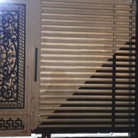 باب خارجي • قياس ٣ وربع • نضيف