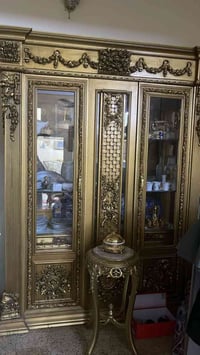 البيع  فاترينة سعر 150الف عنوان العطيفيه قرب مطعم سالم دعبول 079013775...