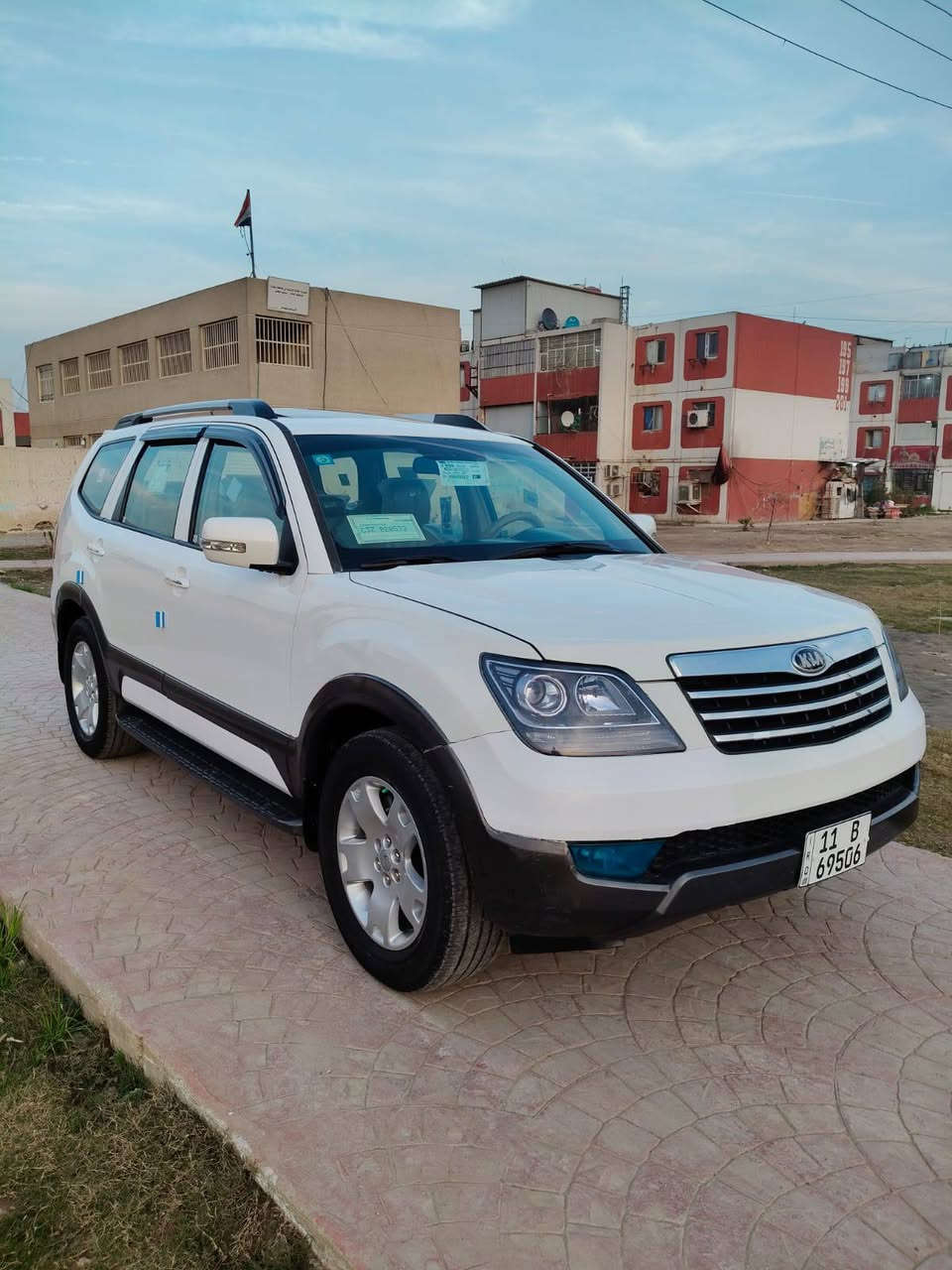 #مهافي موديل ٢٠١٣ خليجية مكفولة من لضربة بيهة صبغ كد شبرين اثر شخط والباقي كفالة عامة مكينة ٦ سلندر ٧ راكب ٣قطع تبريد تحكمات جيهتين حاكية حساس خلفي شاشة كامرة دوارة كشنات جلد وكهرباء اشاير بلمري ثلاجة بكلايت لد ويل كب ١٨ فتحة سلايت وبيهة مواصفات اكثر مكينة وكير خير من الله صدر امامي وخلفي جدد تبريد ثلج كهربائيات كلهة شغالة سياره جاهزه من كل شي اي نقص مابيهة #سعر ١٤٥ وبيهة مجال للشراي رقم بغداد الدولي الجديد بسمي ماشية ١٤٣ عنوان بغداد البلديات #للستفسار***********
