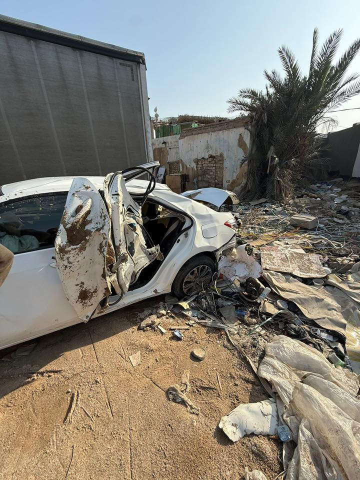 كورلا ٢٠١٥ رقم بصرة ماشية ١٠٠ الف
شغالة نكرة سلف
***********
