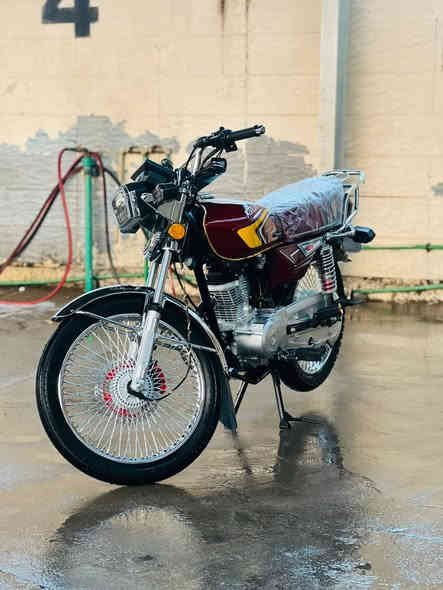 سلام عليكم تايكر للبيع موديل 2025 دراجه صار شهر او اقل نزلت بحالة الوكاله زيرو 4 كير سعر 800 بيه مجال قليل حك جيتك الشراي يتصل مكاني الحسينيه الراشديه ***********
