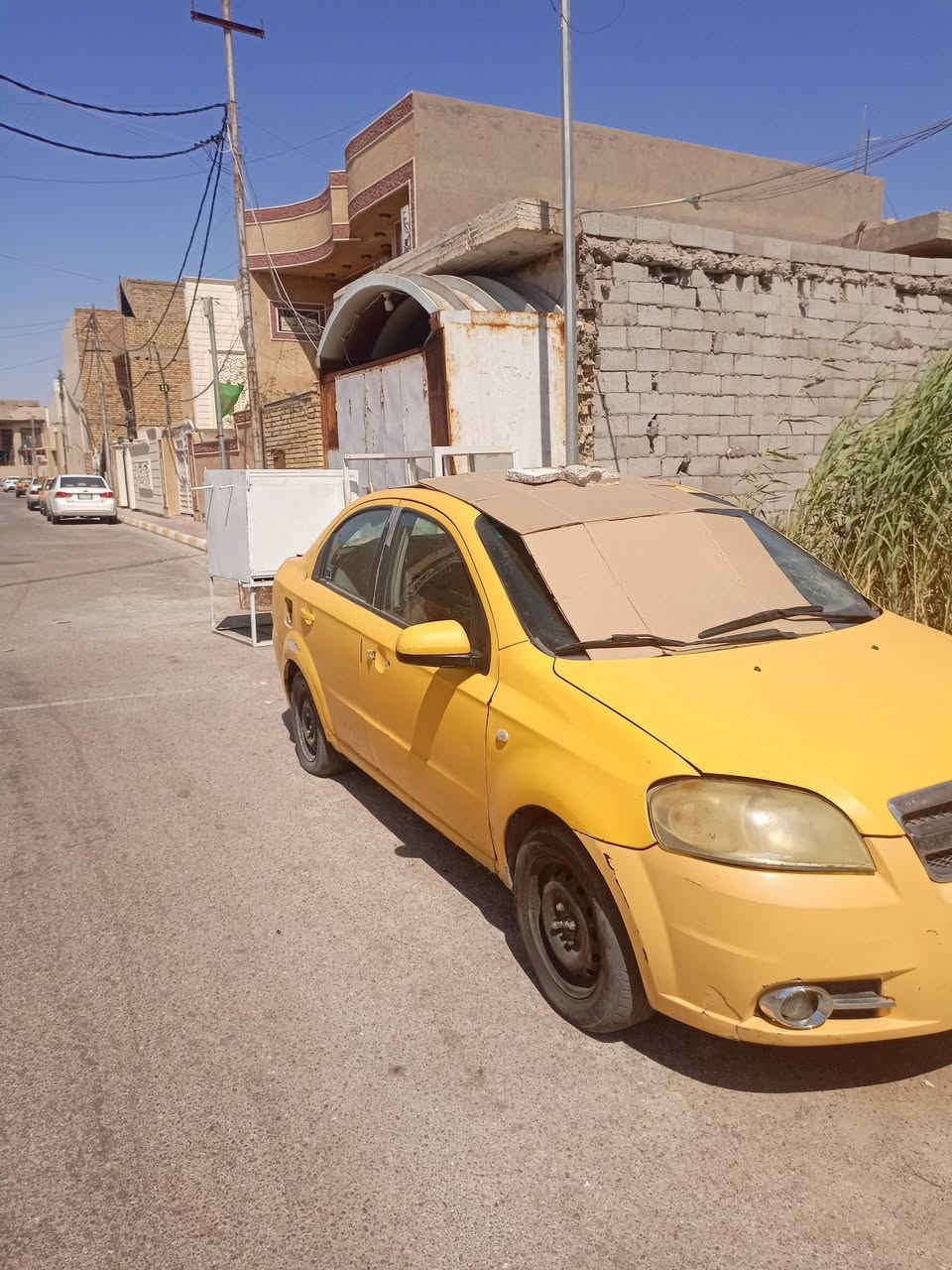 سلام عليكم 
افيو ٢٠٠٨ مكينه مسكر كير عادي 
السياره متروكه عاطله ضفيره 
انطيك ضفيره وقاعده فيوزات مشتريهن 

مراوس أو بيع 
للتواصل ***********
السياره بالكوت
