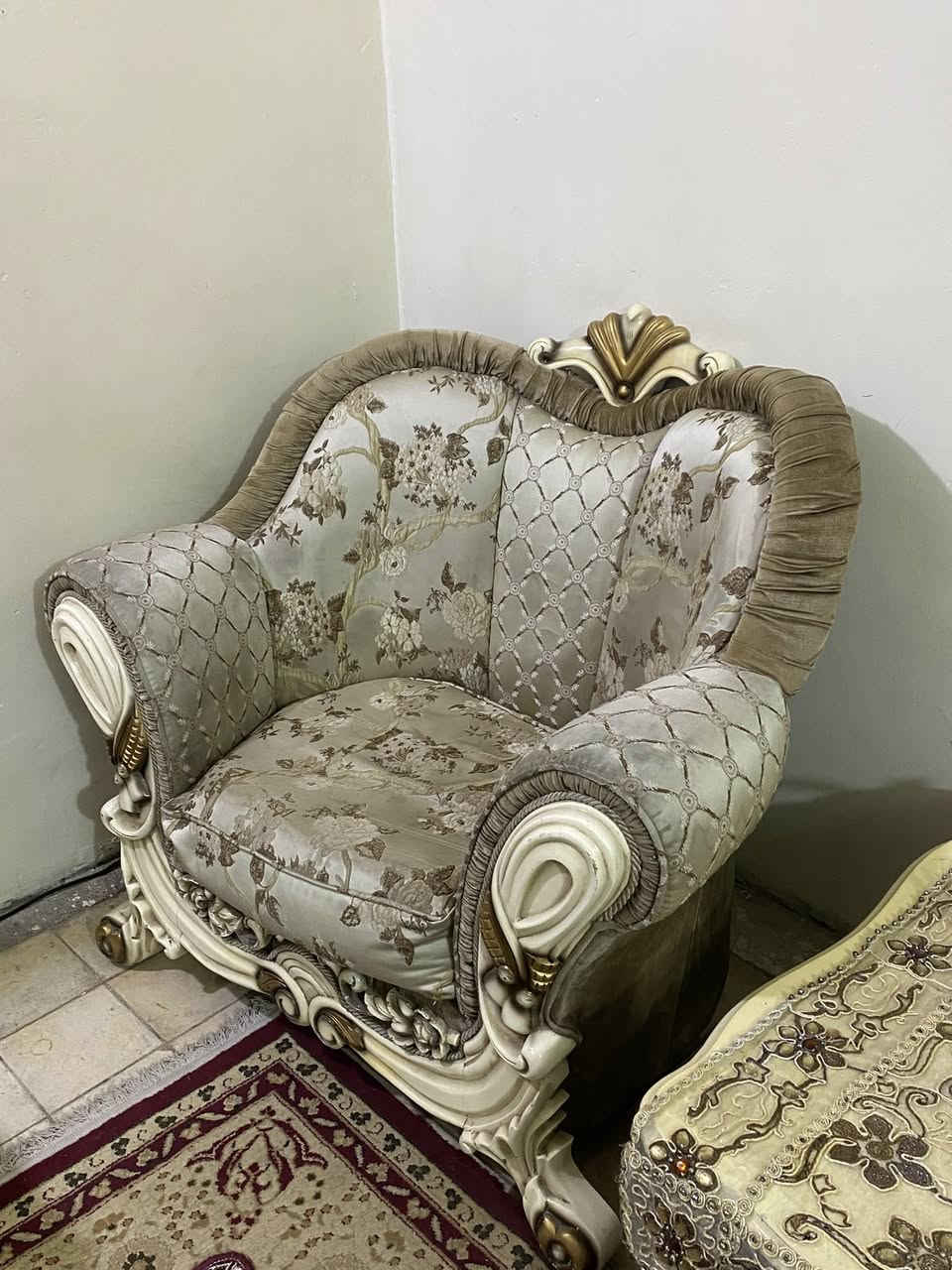 سلام عليكم نص تخم قنفه وكرسين وطبله السعر 150 للشراء هذا الرقم ***********
