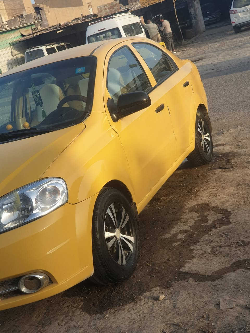 افيو  2011
رقم دولي سنويه 2030 شرط التحويل 
مصفره هيئه وغرامات
كير ومحرك مكفول صدر امامي خلفي جديد تخم تاير تدفئه تبريد سياره خير من الله من ايدك للشارع 
السعر 39 وبيها مجال 
مكان سياره ديالى شهربان المقداديه
 
رقم الهاتف ***********
