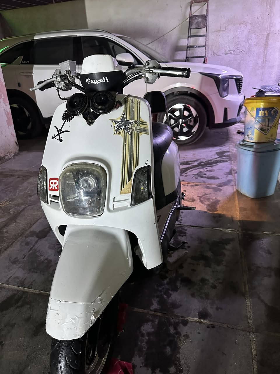 عليكم دراجه ماكس بوليس دراجه رمبه صارلها3اشهر من نزلتها من رمبه دراجه كلشي شغال بيها نكره سلف هورن سيدان وياله نجمه دراجه مال جناي كامله مكمله طك سويج واطلع سعرها975وبيها مجال لشراي ***********
