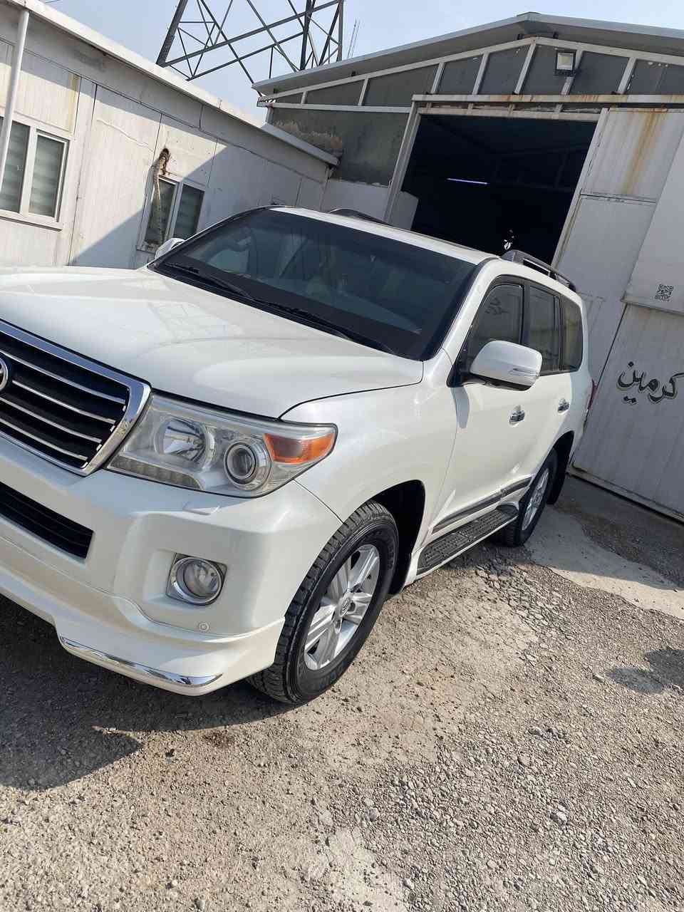 السلام عليكم لاندكروز 7-5.  V 8مديل 2013 سياره مصفح بل كامل و مذكوره في السنويه مصفح سياره جديده  مكفوله من صبغ وضربه لاستفسار اتصل ع راقم *********** العنوان بغداد شارع فلسطين
