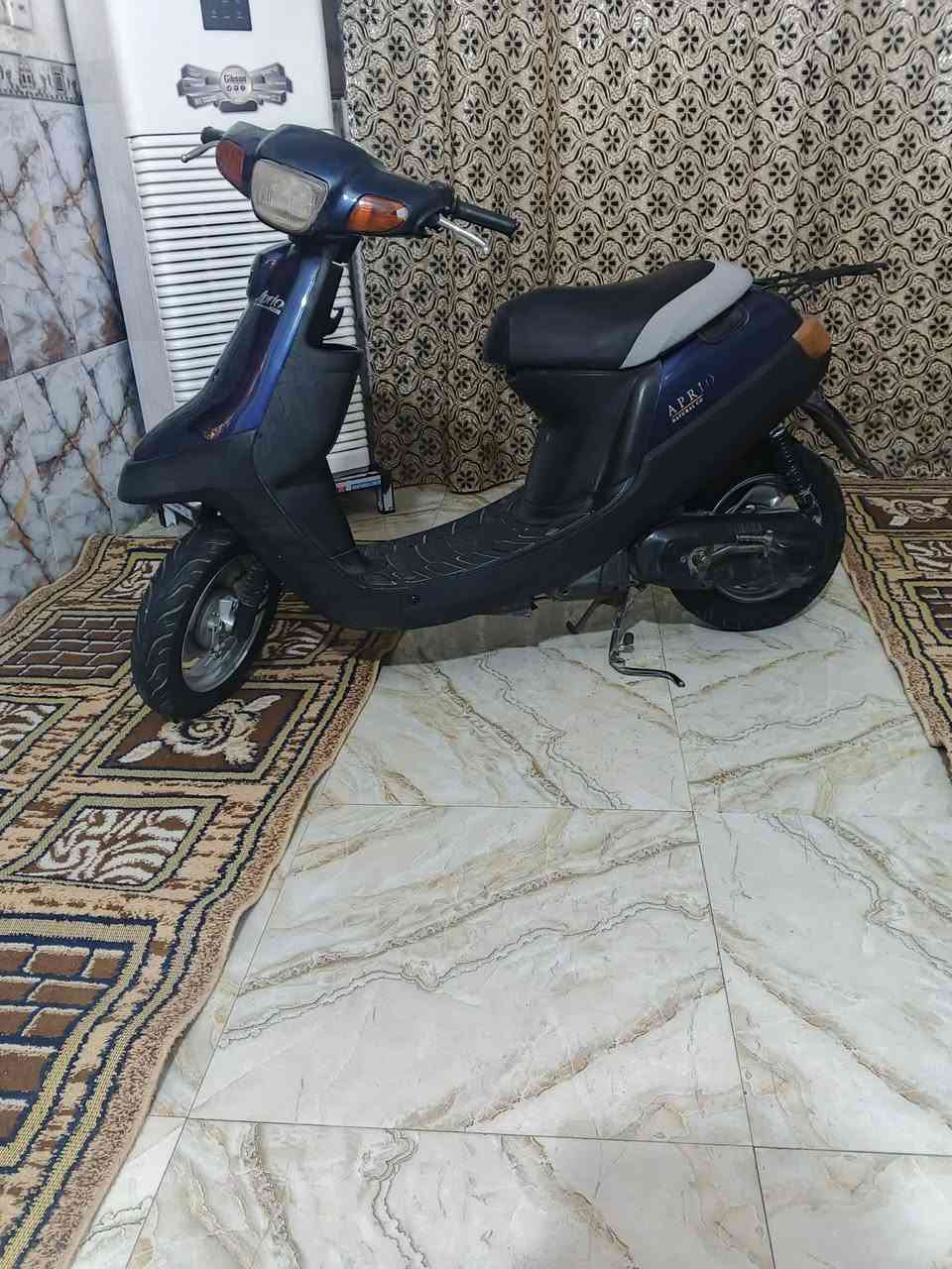 السلام عليكم دراجه للبيع موديل 99ما مفتوحه كهربائياته كله شغاله سلف هندر سعر 350مكان كربلاء حي العامل الاتصال عل رقم ***********
