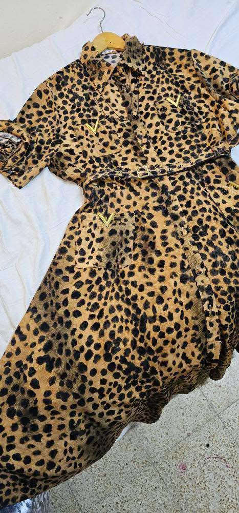 فستان يلبس40/42👗
،الطول ميدي ،،نص ردن 🎊🤍
اخذتو من اربيل ب٧٠ابيعو 🤎🤎٣٧وبيه مجال بسيط🤎🤎 
يتوفر خدمة توصيل 🚗🚗🚗
الماشرايا لاتدخل خاص 👥


**إذا كنت صاحب هذا الإعلان وتريد حذفه لأي سبب، رجاءا أرسل رسالة إلى الدعم الفني**