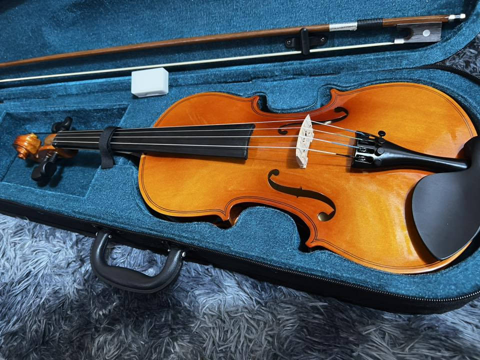 السلام عليكم كمان للبيع مستخدم قليل شراي يتصل سعر 65مكاني ميسان قضاء الكحلاء للستفسار الاتصال على الرقم***********
