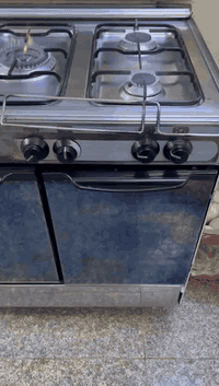 السلام عليكم للبيع الكاونتر 250 الف والطباخ 150 الف 
و الغساله ب 75 الف عنواني بغداد البياع ***********
