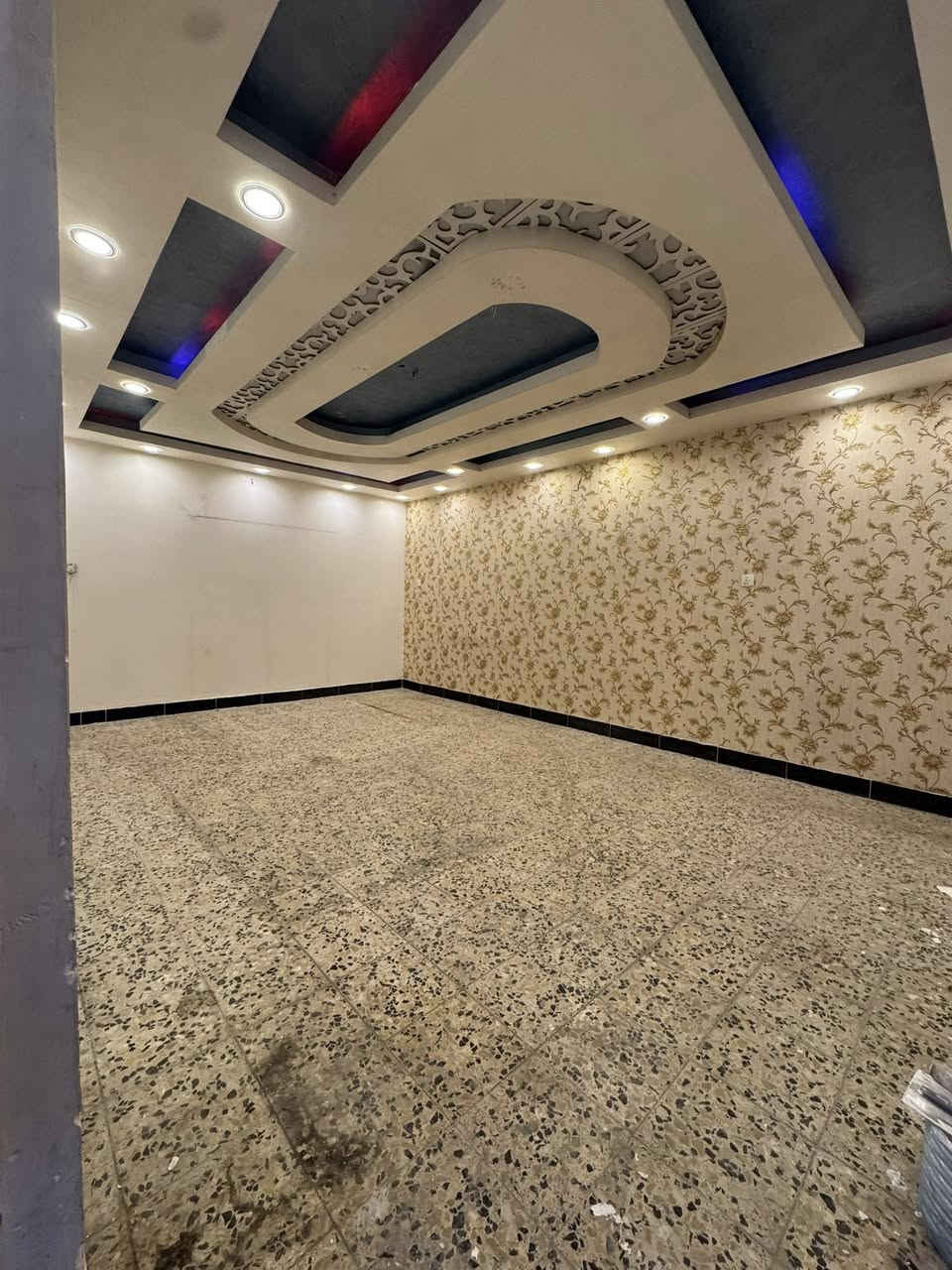 #للايجار__________في__________السيدية
بيت ٣٠٠ متر نظيف يحتوي على ٤ غرف نوم و صالة و استقبال

و مطبخ وخدمات عدد ٤ و كراج و حديقة

للأستفسار آكثر الأتصال على الرقم 

***********

او زيارة المكتب الكائن في منطقة السيدية 

شارع جامع الأقصى مقابل لحوم جويلي 

مكتب المصطفى للاستثمار و التطوير العقاري
