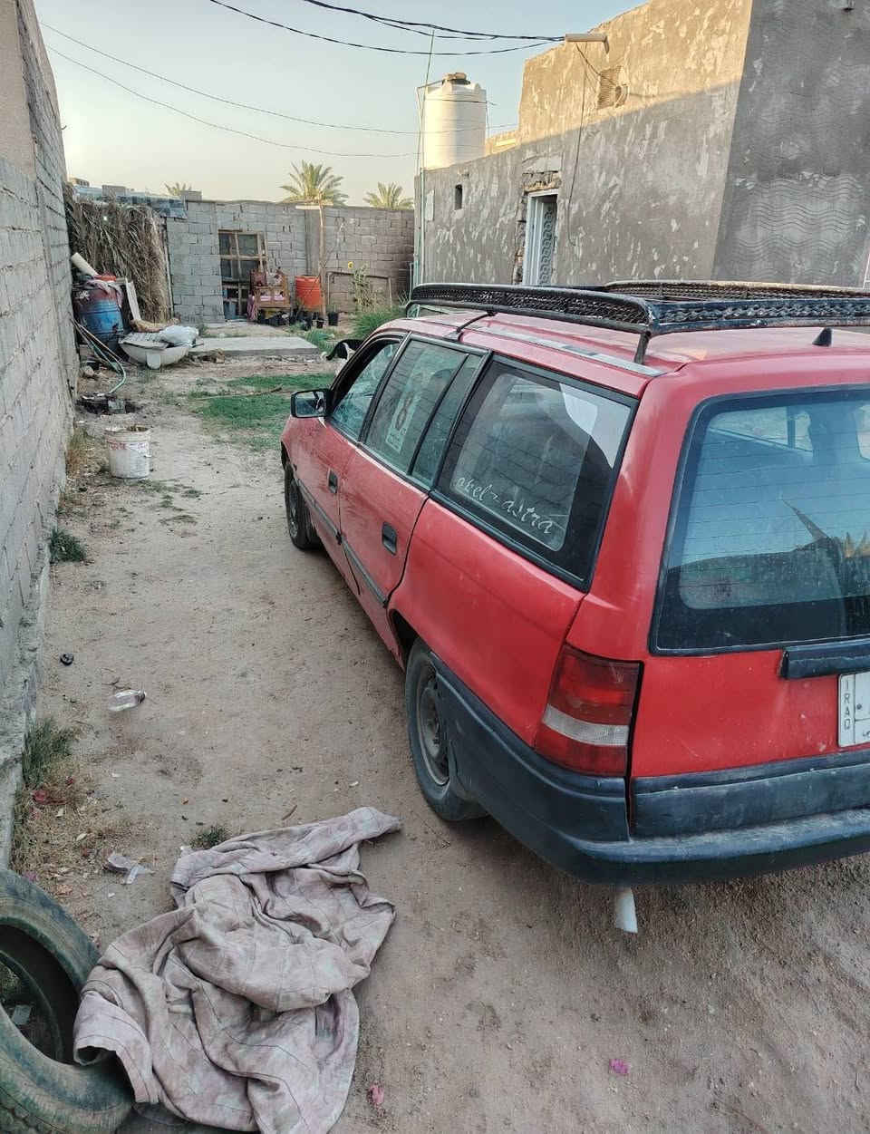سلام عليكم من رخصت الادمنا،،سيارة اوبل استره استيشن حجم 16 دوش كير مكينه خير من الله سنويه  28 نترايه وين ما يعجبك سياره حلوه احله  من الصورة وشرط تحويل سعر 33وبيها مجال قليل *********** مكان بابل حله
