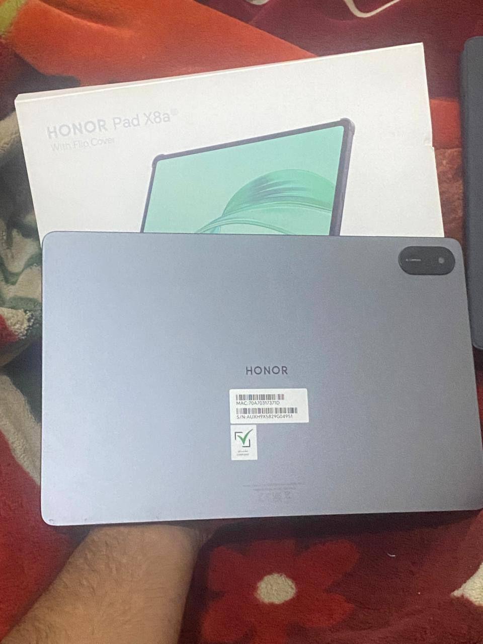 ايباد هونر X8a
جديد مستخدم يومين مشحون مره وحده فقط 
ملحقاته كامله امكمله 
الذاكرة الداخلية 128
البطاريه والشحن السريع 8300مللي امبير
شاحنه 30 واط 
السعر 170 
مكاني بغداد الزعفرانيه
***********
