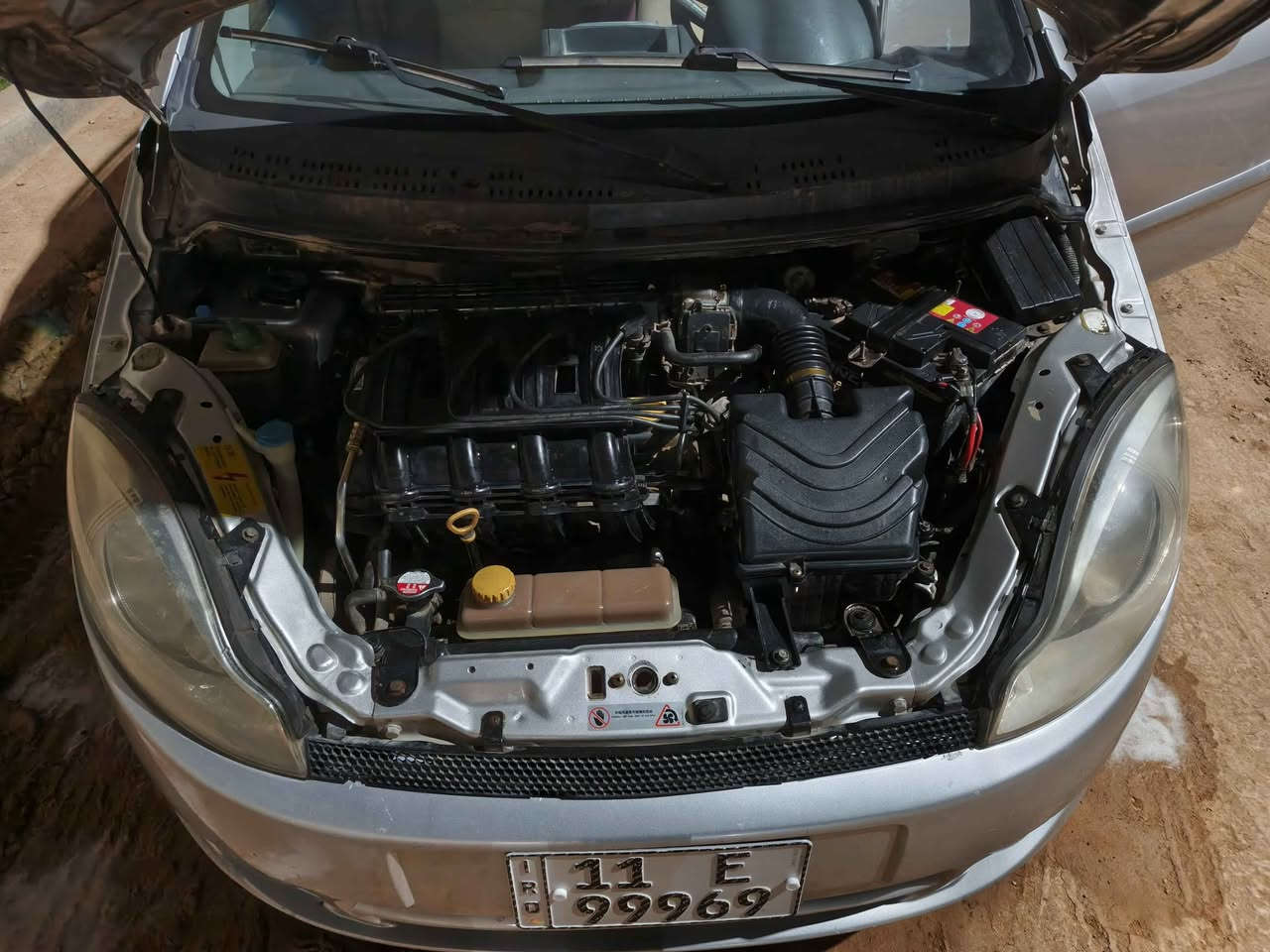 السلام عليكم للبيع شيري A1 موديل 2013 رقم بغداد مميز بأسمي انكليزي هزه جديده مداور ثاني يوم حداديه جديده تايرات جديده مكينه وكير مكفولات كهربائيات كلهة شغاله لايت عالي زنون سيارة نضيفه وبلاديه ماعايزة برغي   السعر (39) وبي مجال كلش بسيط مكانهة بابل الحله بالمركز للاستفسار (***********)  متواجد اتصال او واتساب حلة, بابل
