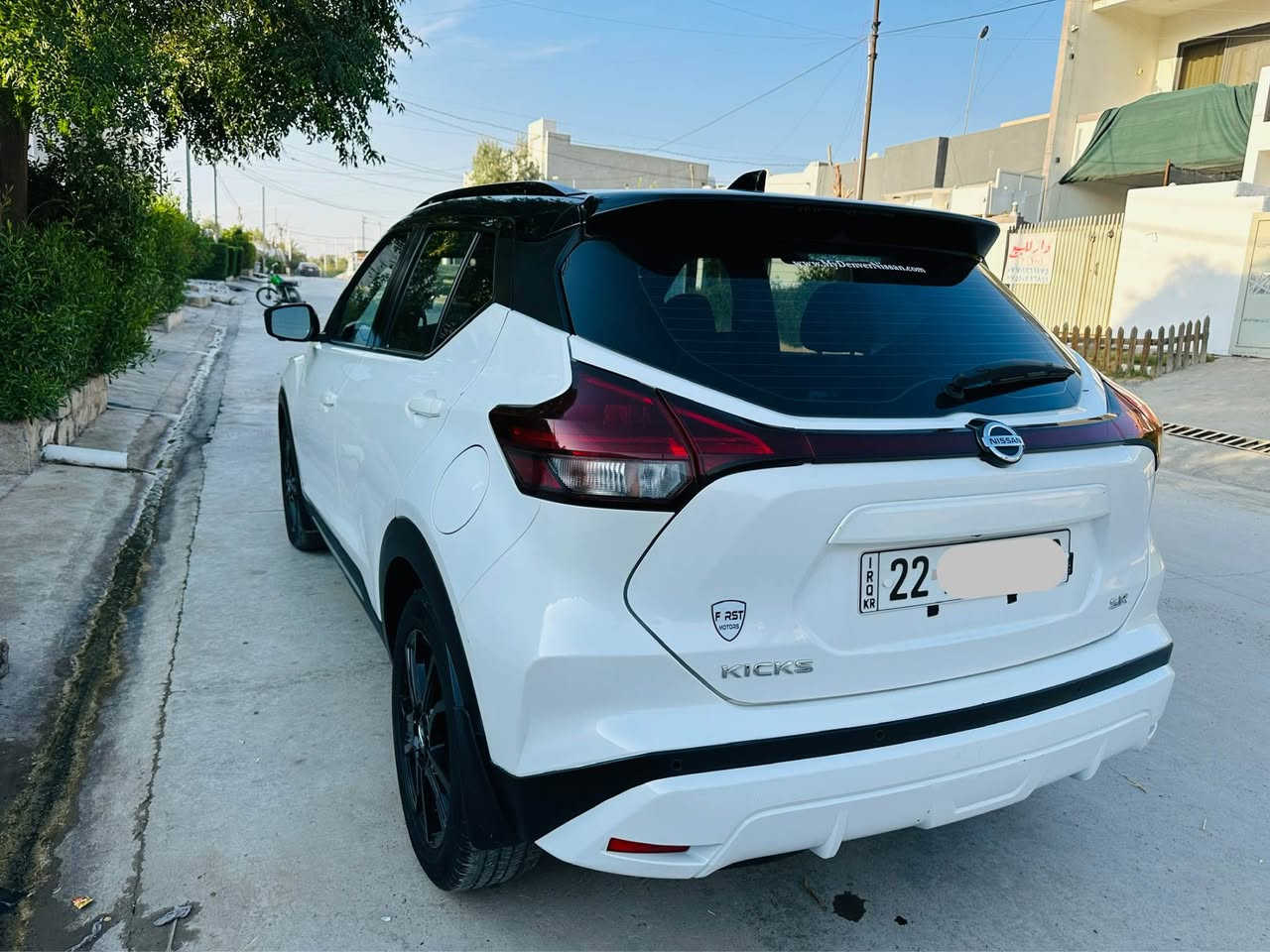 اللون: أبيض مع سقف أسود
رقم اربيل بسمي كوبون بنزين موجود
 السيارة بحالة ممتازة جداً . فقط جاملغ مبدل بدون دواخل
.Apple CarPlay / Android Auto شاشة لمس كبيرة تدعم
ويلات رياضية قياس 17 إنش لون أسود بلادي

* كاميرات 360وحساسات خلفية.
* 
* رادارات ونظام المساعدة على القيادة
* اوتو هولد هاندبريك بصمة
* 
* بصمة تشغيل المحرك عن بُعد وبصمة أبواب.

جناح خلفي (Spoiler) رياضي مدمج.

مرايا جانبية سوداء تحتوي على إشارات

نظام الفرملة التلقائية في حالات الطوارئ 

 رادار كشف النقاط العمياء

نظام التنبيه عند الخروج عن المسار 

السعر: [145] (قابل للتفاوض البسيط)
المكان: [كركوك]
للتواصل: [*********** ]
وتساب موجود
#نيسان_كيكس #NissanKicks #سيارات_للبيع #أربيل #العراق #KicksSR كركوك, العراق
