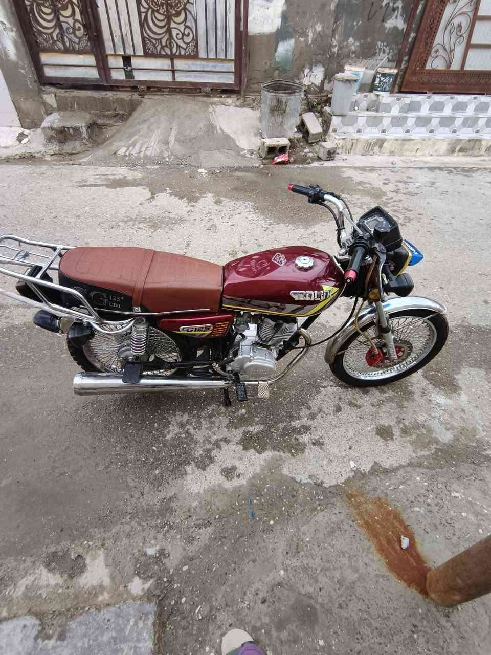 دراجه تايكر للبيع أوراق كامله أخت الجديده سعر 600 وبيه مجال مكان بعقوبه لمفرك ***********مديل 24
