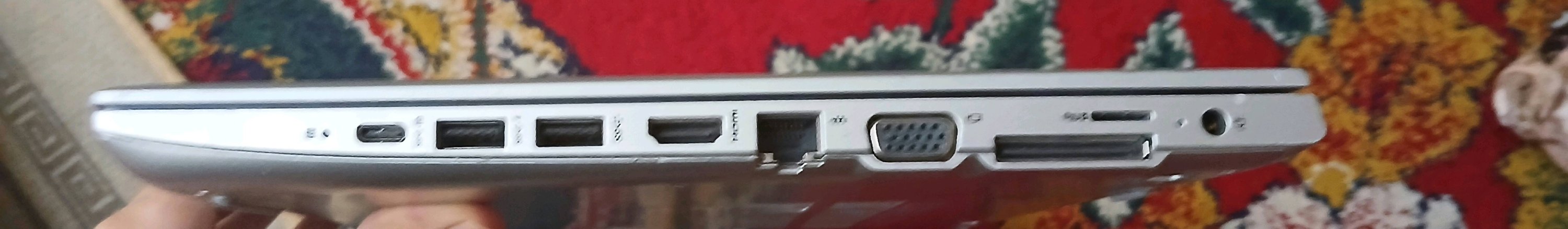 لابتوب hp probook 640 g5 
المواصفات 
core i5 جيل 8 
رامات 8 
هارد ssd 256 
البطاريه تدوم من ساعة الى ساعتين حسب الاستخداك

العيوب
فقط بروز صغير جدا في اطار شاشه قابل للاصلاح 

العنوان 
ديالى بعقوبه 