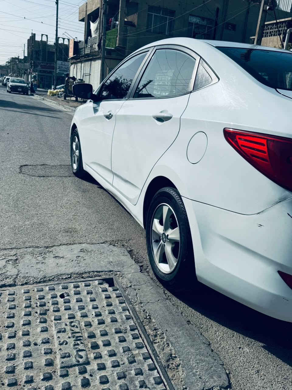 اكسنت 2015 خليجي سنويه بأسمي
محرك 1600 (دوش) المرغوب
كير ومحرك بحاله جيده جداً
حداديه جيده
تدفئه + تبريد
باتري جديد
بلوتوت
اشاير بالمري
تحكم جهتين
السياره ما ناقصها شي الحمدلله 
بدون قطره صبغ
بيها قطعه تبديل باب السايق نفس اللون (لا صبغ ولا معجون + وصل الشراء عندي)
السعر : 110 ورقه وبيها مجال للشراي
للتواصل : ***********
