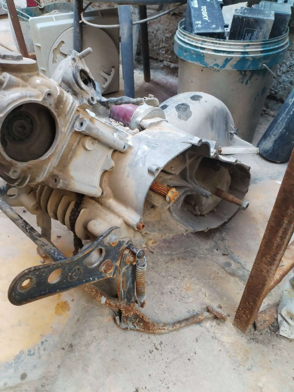 مكينه كامله عوزهه تجفيت بس كامله هيه وستان وسلف واكسل كامل سعرهه ٨٠ وبيهه مجال ويل كب وتاير جديد وفلنجه ب ٢٥ مكاني زعفرانيه ***********
