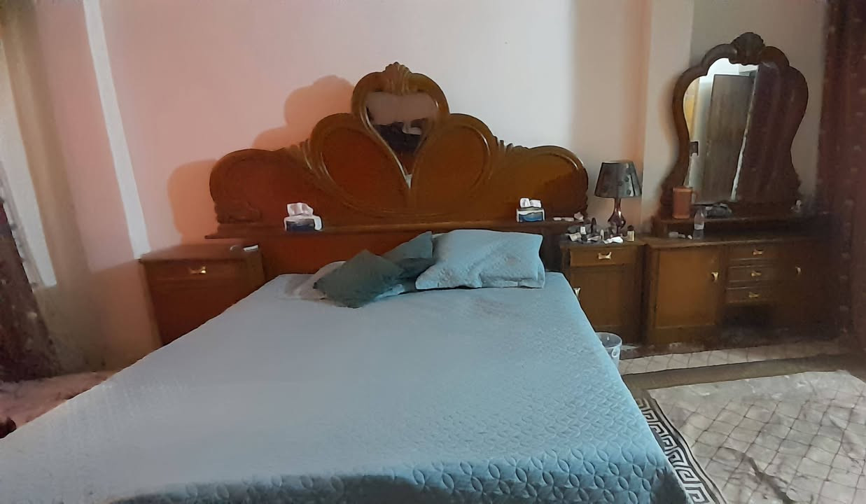 غرفة نوم 7قطع "صاج" داخل وخارج..
المكان: بغداد البياع 
للسعر و التواصل ..***********
