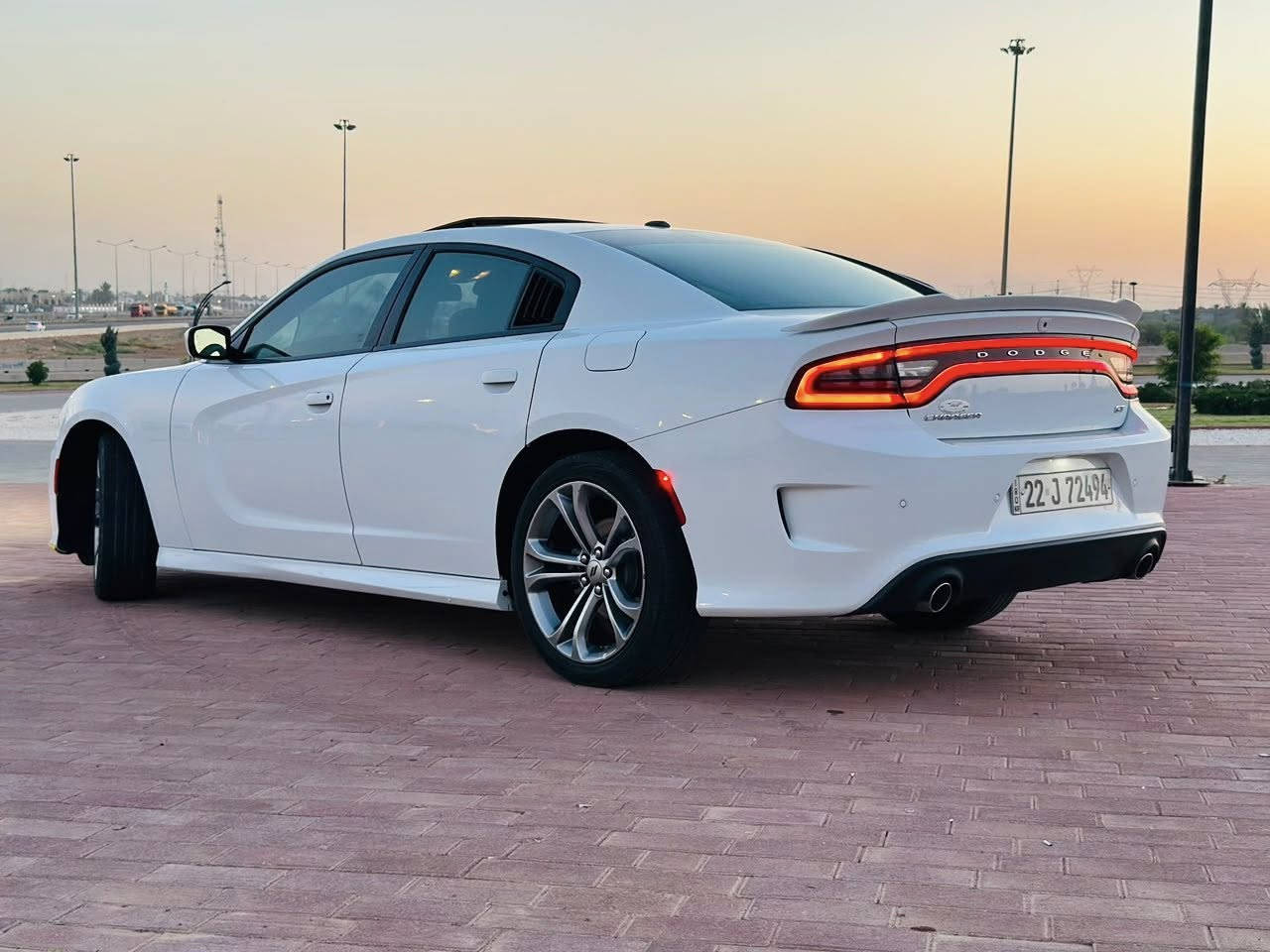 جارجر GT PLUS .
الموديل :2022  . (خليجي) . 

العداد : 125000 كيلو متر  وقابل للزيادة 

شركة هارلم  

المحرك : V6.  3.6L .

ضرر السيارة طخه بخشم البنيد وراجعه ع البارد ومكان البارد واضح وصور السونار موجوده بالمنشور 

المواصفات :

* نقطة عمياء . 

* مصابيح أمامية زنون . 

* كشافات الضباب زنون . 

* المصابيح الأمامية مع LED . 

* حساسات . 

* شاشه كبيرة مع نظام ملاحة نفكيشن GPS .

* سستم صوت الپاين .

* فتحت سقف (سلايد) . 

* مقاعد جلد رياضية . 

* مقاعد أمامية كهربائية عدد 2 . 

* ذاكرة لحفظ وضعيات الجلوس (ميموري) . 

* مقاعد أمامية تبريد وتدفئة . 

* مقاعد خلفية تدفئة . 

* تشغيل عن بعد . 

* ستيرن كهربائي . 

* تدفئة ستيرن . 

* محدد سرعة . 

* تلفون بلوتوث . 

* كاميرا خلفية .

* مرايا متحسسة للاضاءة العالية .

* كير شفتر بالستيرن . 

* دخول ذكي (بصمة) .

رقم السيارة اربيل
مكان السيارة - الانبار -الرمادي

للتواصل ***********

السعر 315 وبي مجال قليل
