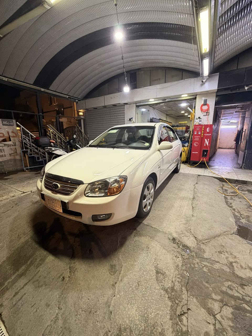 سلام عليكم ورحمه الله وبركاته ابو نور النعيمي للعنايه بالسيارات خدمات بولش وحمام عروضنا مستمره السيارات الناصيه ب50  الف والعاليه ب75الف يشمل حمام وبولش مع تجديد سوادات العنوان الاعظميه راغبه خاتون شارع المخرج قرب العامر ماستر ***********
