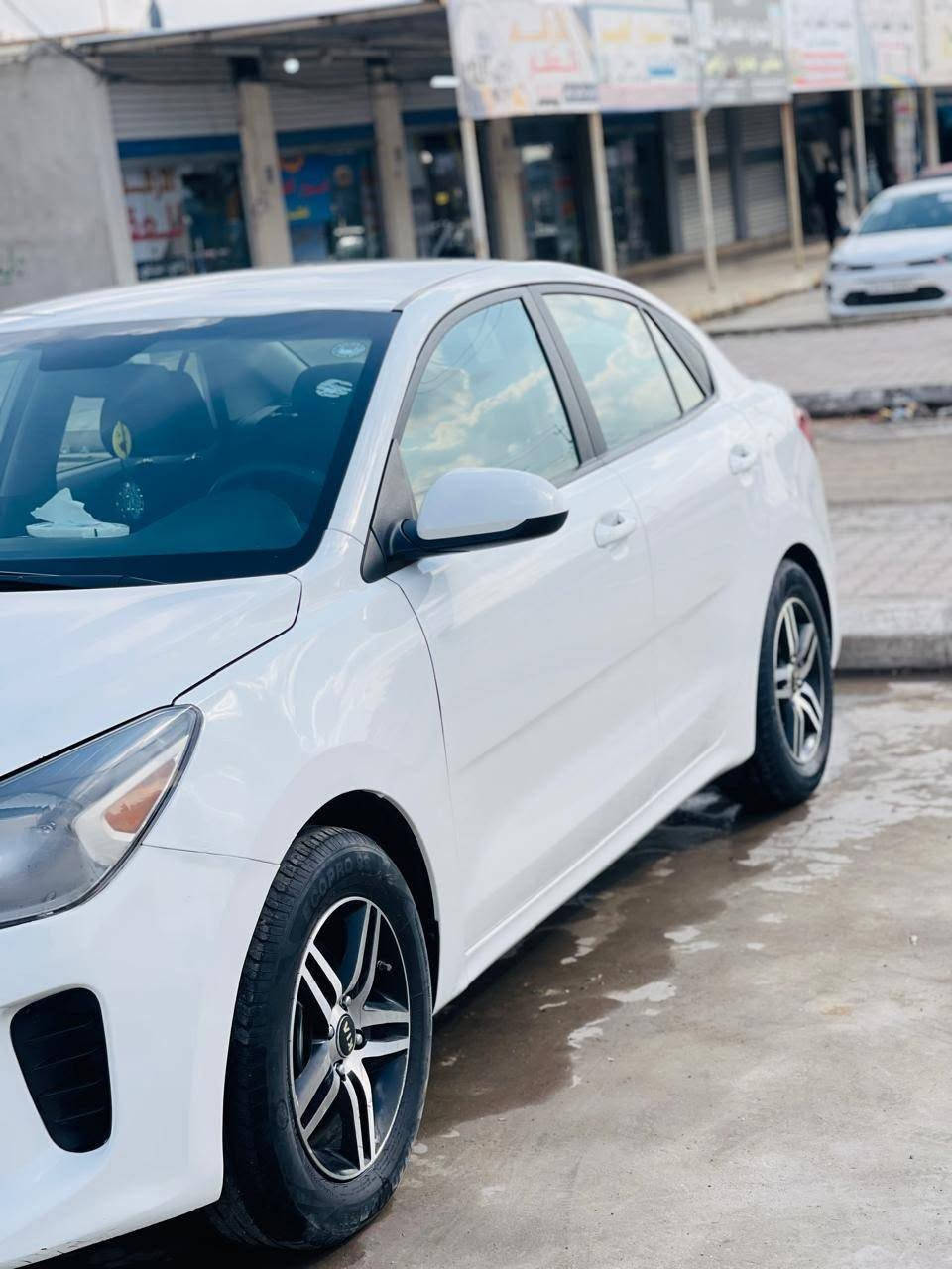 كيا ريو ٢٠٢٠
مراصفات S 
تحكمات ستيرن جهتين 
تحديد سرعة cruse 
محرك 1600 
كير (AT) المرغوب 
شاشة وكامرة  دوارة 
ابل كار بلي & اندرويد اوتو
نظام سبورت ( sport)
مانع تزحلق 
نظام ABS 
الضرر  قطعة وحدة (بوند) وايرباك ستيرين مرجع سستم 

للاستفسار 
***********
سعر 118
