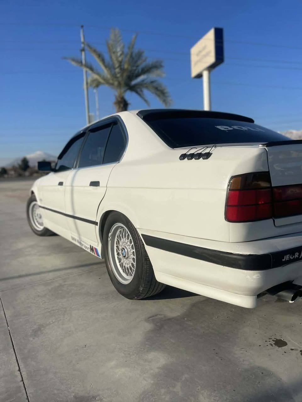 ***********
بیئێم مۆدیل92
مە کینە 520
ئاڕم هە ولێربە شە رت
بێ لێدراو سە قفی بۆیاغی نیە
ئە کسل قفڵە
تە بریدە
تە قە وڕە قە بە شە رت
کارە بایی بە شە رت
ناوسپی  بە شە رتی هە موشت دە یفرۆشم ئی دە ستی خۆیە تی ماڵێکی هە تابڵێی خاوێنە ماڵی دۆستە گۆڕینە وە مان نیە بە س فرۆشتنە
تە لە فۆن بۆئە وڕە قە مە بکە ن ئیمن نیە رانية, السليمانية
