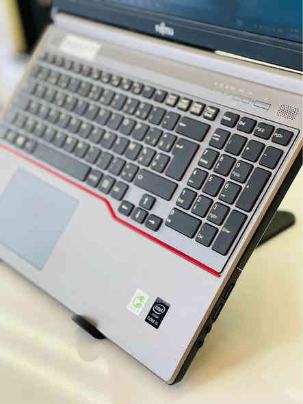 Laptop FUJITSU 🇯🇵🔥

 🔥فقط بسعر 139 الف 🔥   

Core i5 ✅

الجيل الرابع 🔥

Ram8GB ⚜️

هارد SSD بسعة 256 سريع جداً 🚀 

شاشة عالية بحجم 15.6 🖥️

منفذ HDMI port 🎞️

منفذ VGA 📽️

منفذ usb  عدد 3

منفذ aux 

بطارية تدوم اكثر من ساعة ونص 🔋
 
تحتوي ع دبل بطارية 🔋 

ملاحقات الجهاز شاحنة اصلية 🔌 + حقيبة 

نظافة الابتوب 99٪؜

العنوان الموصل الزهور دورة سيدة الجميلة  📍

مجاور قهوة السرحان مكتب فوكس ستور 

يتوفر توصيل جميع محافظات العراق 🚚🚛🚚🚛

تفاصيل اكثر :☎️ ***********.☎️*********** موصل
