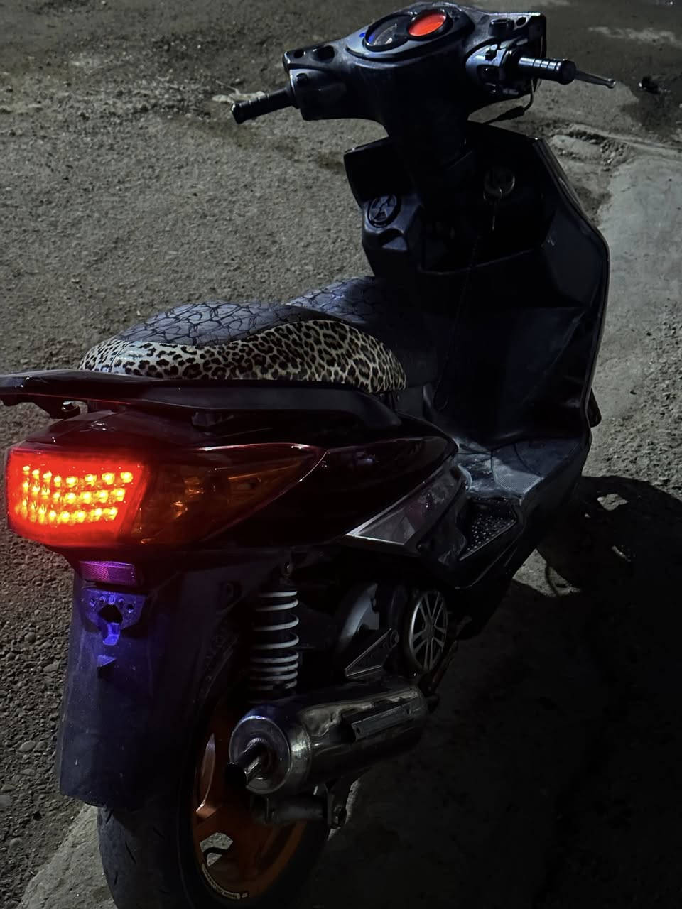 السلام عليكم سكنس فحل مكينه مال رمبه شادهه قبل سبوع كور تتيمارك بوشه ٥٩روله رياضيه كلجات رياضي صدر رياضي قبق فلاوين صالنصه هاوزن هسه بيهه رياضي بلون الوياله بك لايت برتقالي اشاير برتقاليه وياهه بعد كفر ثاني اسود طافي قبق هندر رياضي دراجه كابريتر فقط مراوس لد او شمعه شعندك نزل او حسب القناعه مكاني بلديات خاص متواجد


**إذا كنت صاحب هذا الإعلان وتريد حذفه لأي سبب، رجاءا أرسل رسالة إلى الدعم الفني**