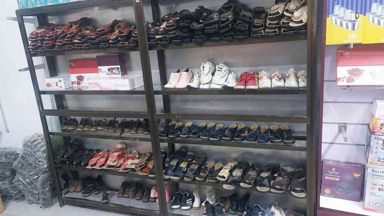 ✨بسم الله الرحمن الرحيم✨
على بركة الله يعلن #مجمع_المضيق عن #تخفيضات الموسم الشتوي من المواد المنزلية والاحذية والشحاطات الرجالية والنسائية والتراكات الفرو الرجالية والشبابية والأطفال  بألاضافة الى الهوديات والهاينك والبناطيل بأكثر من نوعية وحجم ولون وبأسعار مناسبة
للتواصل والاستفسار : 
*********** - ***********
العنوان:
الرمادي - المضيق - مقابل جامع الخضر والياس
