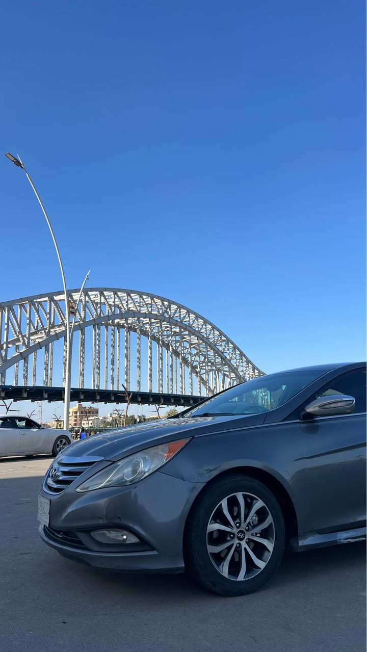 هونداي سوناتا موديل ١٤  وارد امريك  ضررها تقرير داخلة  فول مواصفات عدا الفتحه  محرك ٢٠٠٠ توربو لا تبخير ولا تنقيص  ولا دوانص بيها بس شخط ستوته الباب الصدر والوراه وشوية من جاملغ 
3 بصمات يدات نيكل  كشنات جلد كهربائي  + تدفئه  اشاير مري دبل كزوز  لايت زنون فول كامره دواره كير مكينه حداديه خير من الله تحكمات ستيرن حاكية  دواخلها نظيف كلش حتى كتلوك الشركة موجود رقم بصره حره بسمي تحويل ثاني يوم  مكانه ذي قار 
*********** ناصرية, ذي قار
