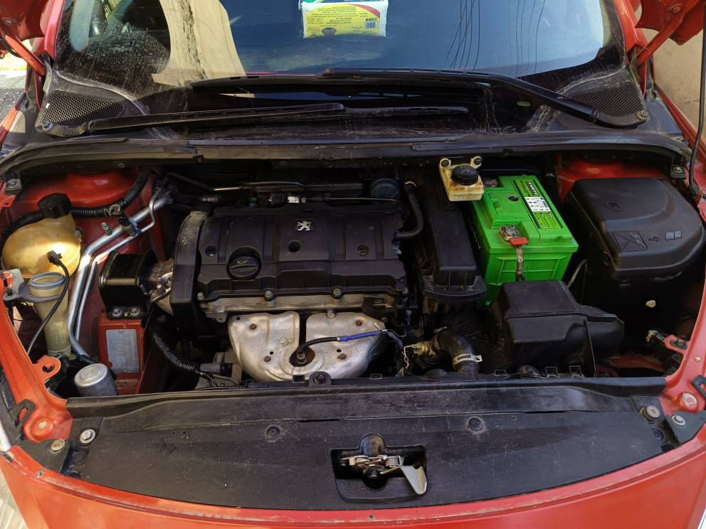 بيجو 307 موديل 2006 رقم بغداد بسمنا شرط شرط تحويل سنويتها ل30 محرك وكير مكفولات تبريد تدفئة وكهربائياتها كلهن شغالات تحكم مري وشاشه وكامرة خلفية شاديلها كشرها مكفول والصور تحكم صدرها نص عمر يرادله تبديل بس يمشي  عارضها 61وبيها مجال قليل واذا اكو مراوس بسيارة أجرة اراوس رقم *********** وبي واتساب بغداد, العراق
