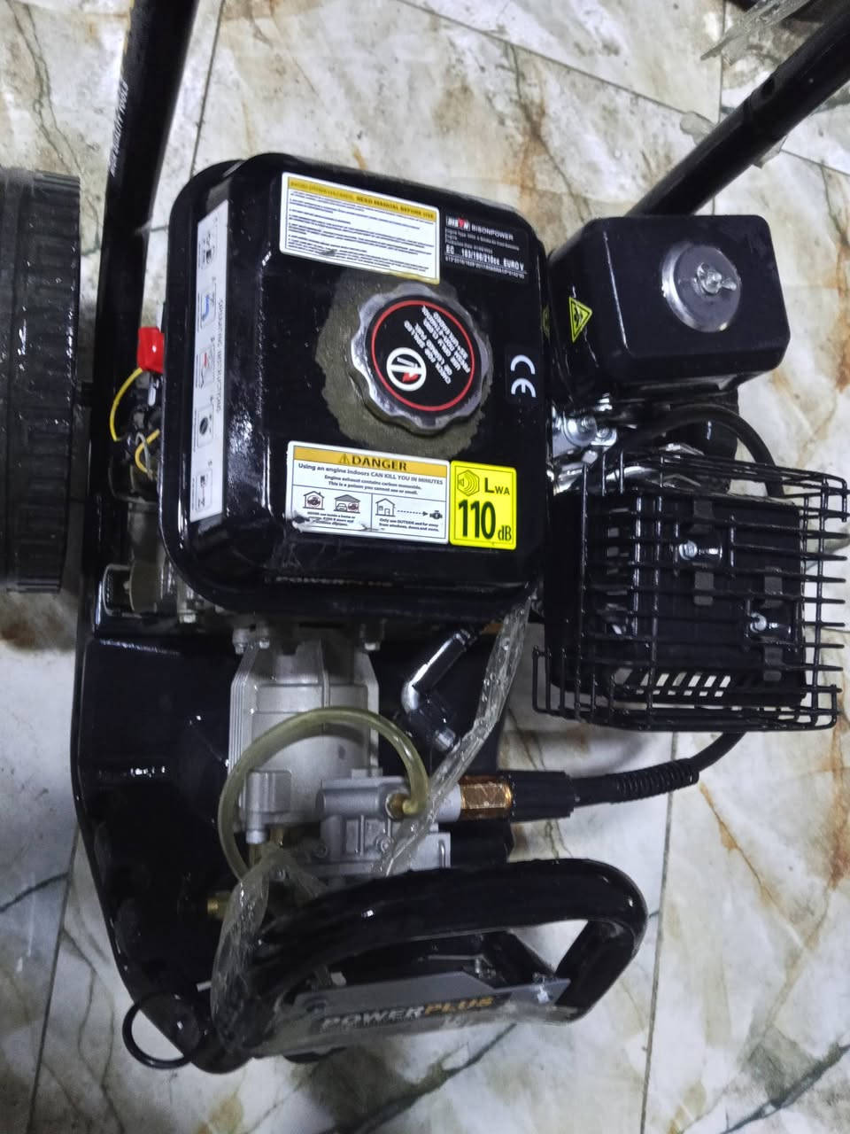 فاره غسل بانزين بور بلص بلجيكي اصلي سعر القطعه 300 يوجد توصيل لجميع المحافظات


**إذا كنت صاحب هذا الإعلان وتريد حذفه لأي سبب، رجاءا أرسل رسالة إلى الدعم الفني**