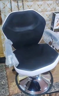 كرسي صالون • مرآة • جديدة