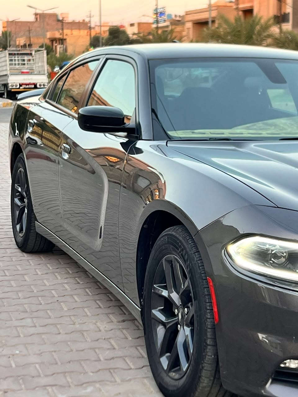 سلام عليكم جارجر رقم بغداد بأسميSXT٢٠٢٣ بدون صبغ فقط بنيد نفس اللون بدون دواخل بدون راديترات السياره كله بلاديه شرط السونار سياره ريحه الشركه بيها ٢٩ الف 
السعر ٢٢٥ وبيها شي بسيط 
مكاني بغداد
*********** 
سونارها مرفق بلصور
