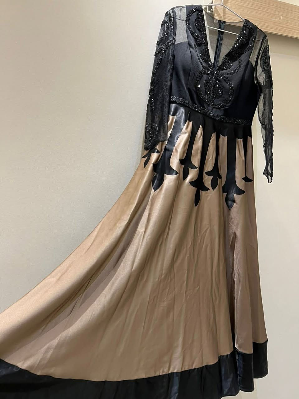 فساتين للبيع البيضه ملبوسه بس مرتين اريدها ب 100 والاسود والبيجي اريده ب 50


**إذا كنت صاحب هذا الإعلان وتريد حذفه لأي سبب، رجاءا أرسل رسالة إلى الدعم الفني**