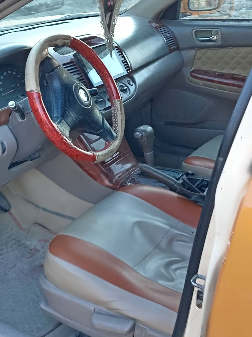 السلام عليكم كامري للبيع موديل ٢٠٠٦ رقم مميز ١٨ مثنى تكسي السعر ٥٠
رقم الهاتف ***********
