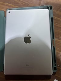 آيباد ٩ • ذاكرة ٦٤ • نظافة ١٠٠٪