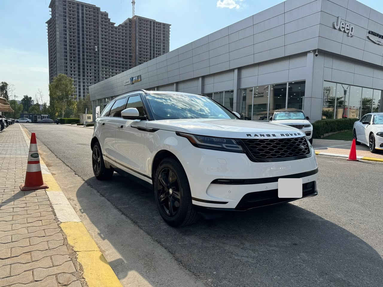 🟩 #السعر_الطلب_في_التعليقات سيأتي آليك

Rang Rover Velar 2022 رانج روفر فيلار
- نوع السيارة : رنج روفر 
- موديل السيارة : فيلار
- سنة الصنع : 2022
- اللون: ابيض ثلجي
- المسافة المقطوعة: 35 الف ميل
- عدد السلندرات : 4 سلندر توربو
- حجم المحرك : 2.0 لتر 
- نوع السقف: بانوراما 
- لون الفرش: اسود
- نوع الفرش: جلد-كهرباء-تدفنة-تبريد
- وسادات الهوائیة: 6
- شاشة: 2 مع ابل كار بلاي
- سستم صوت مريديان MERIDIAN 
- حساسات : حساس الامامية والخلفية
- كاميرا : 1
- رادار
- مستشعر وقوف
- مثبت سرعة
- مانع الانزلاق 
- انضمة قيادة متعددة
- التحكم على المنحدرات
- مساعدة عدم الانحراف عن الطريق 
- نظام مفتاح ذكي مع البصمة 
- مراقبة النقطة العمياء
- التعرف على اشارات المرور
- نظام فرملة الطوارئ 
- تدفئة مقود القيادة 
- صندوق شفط كهربائي
- المصابيح الامامية: رأس متحرك - زنون - اضائة LED
- المصابيح الخلفية: LED
- كشافات ضباب 

وارد امريكي كلين تايتل بدون تبديل 
الرقم اربيل جديد تحويل مباشر 
جام اسود مرخص من المرور مجدد سنة كاملة 

العنوان: دهوك
للاستفسار  الاتصال على هذا الرقم
***********

SALYJ2EX6NA331113 دهوك, العراق
