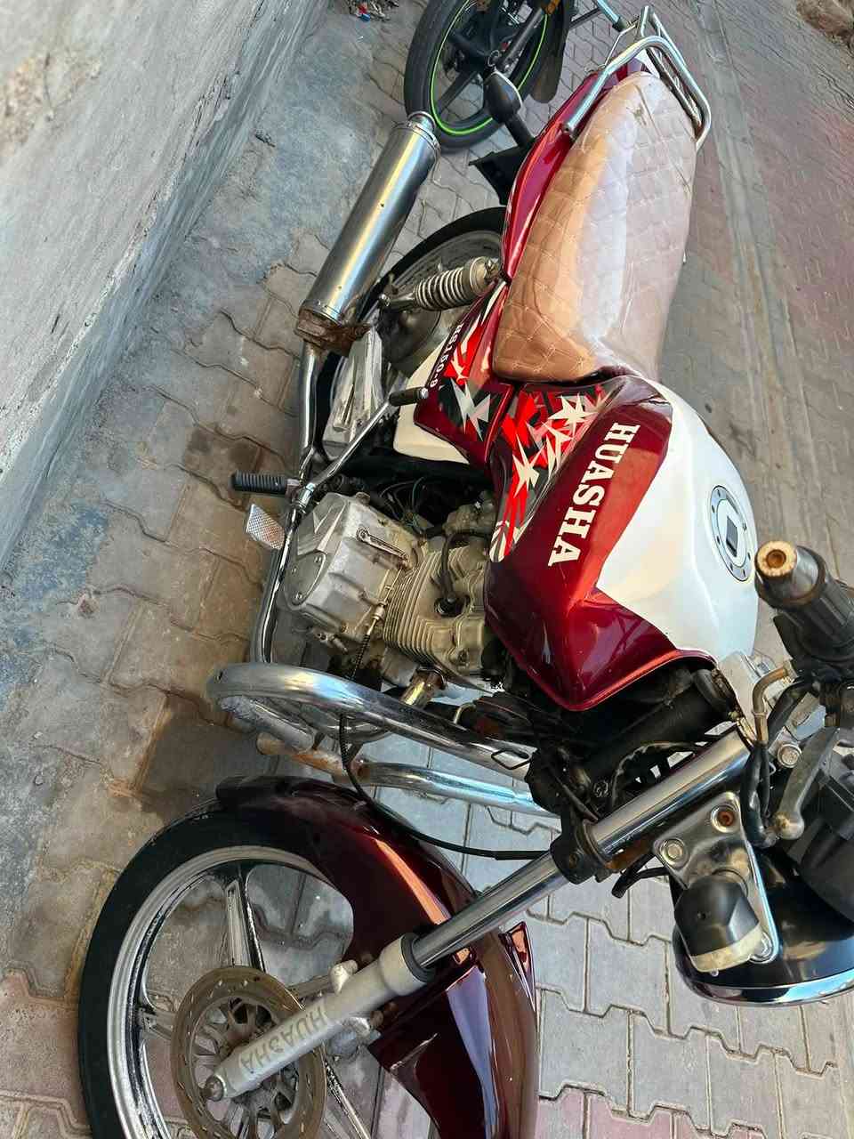 يالله للبيع ماطور هيوشه موديل ٢٠١٧ دراجه حلوه محرك ناعم كهربيات كله شغال تجي وتشوف بعينك سعر ٤٠٠وبيه مجال مكاني التاميم ٨شباط ***********متواجد خاص

