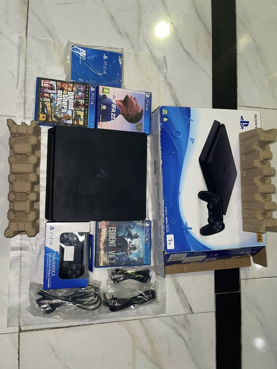 السلام عليكم حبايب عندي بلي 4للبيع مستعجل على بيعته لان محتاج نضافت الجهاز 99 تكدرون تشوفونه مثل ما موضحلكم بلفديو ذاكرة الجهاز 1000 يعني راحد تيرا اعلى شي للاستفسار  العنوان :كربلاء منطقه البوبيات    الرقم :***********
