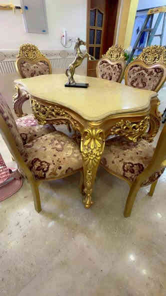 للبيع ميز طعام دمياطي شبه الجديد السعر ٣٥٠ الف وبي مجال بسيط مكان بغداد حي الجهاد الاطباء للإستفسار الاتصال *********** 
Um Abdullah
